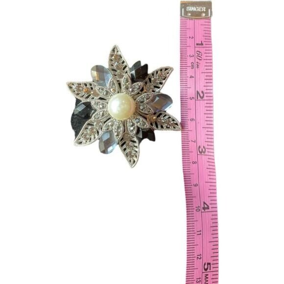 Vintage Crystal Flower Brooch Faux Pearl Center Rhinestones - Picture 3 of 8